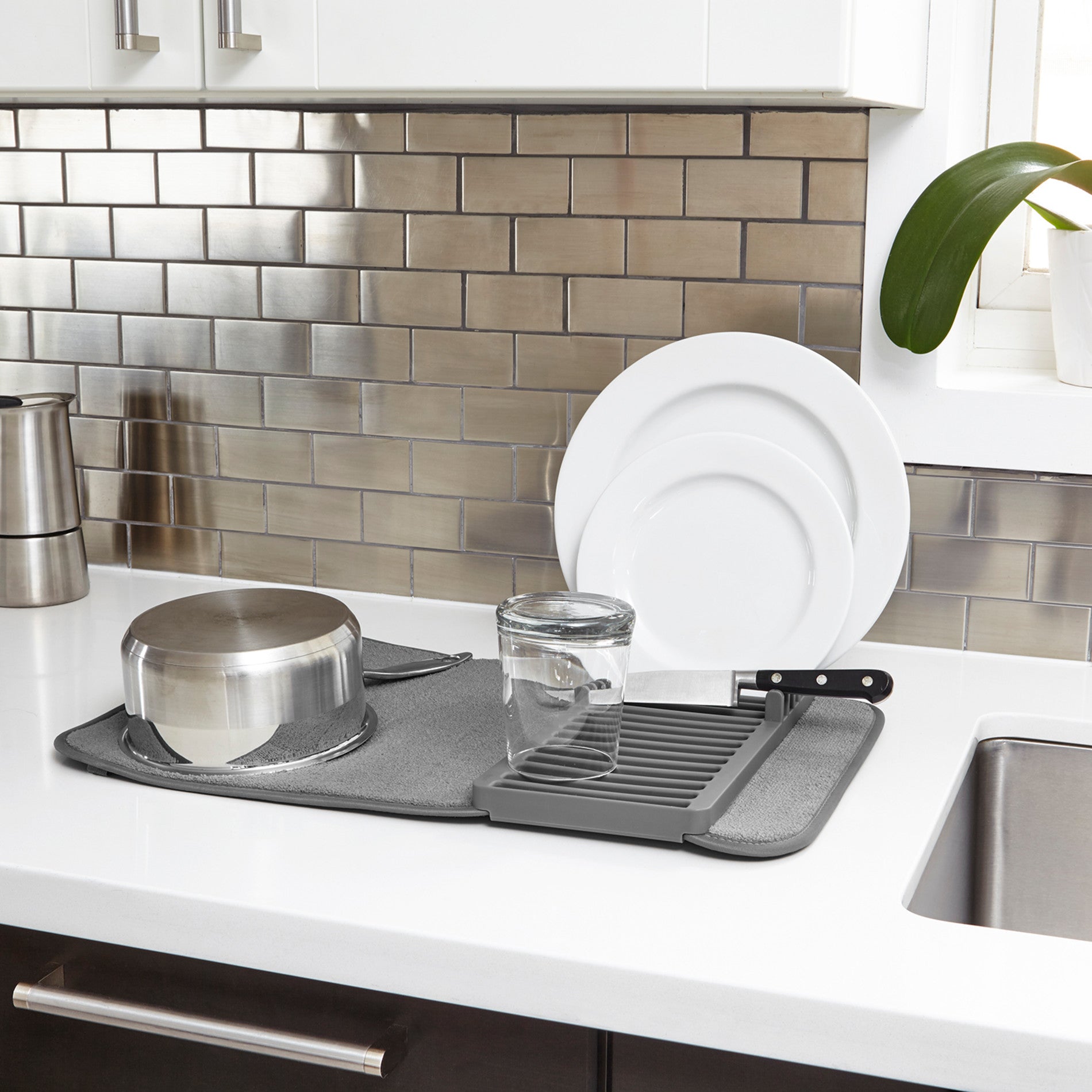 Compact UDry Dish Rack with Drying Mat